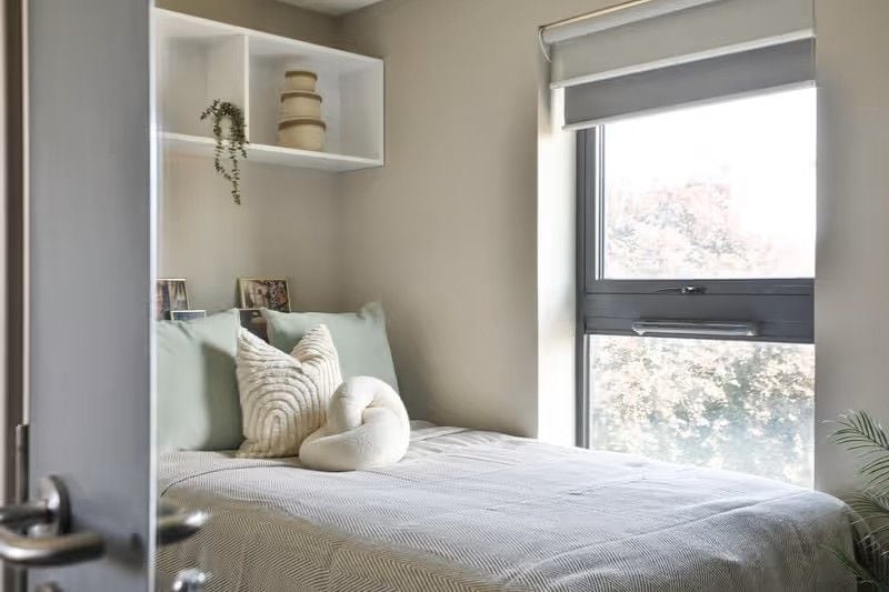 Classic 2 Bed Apartment - room
